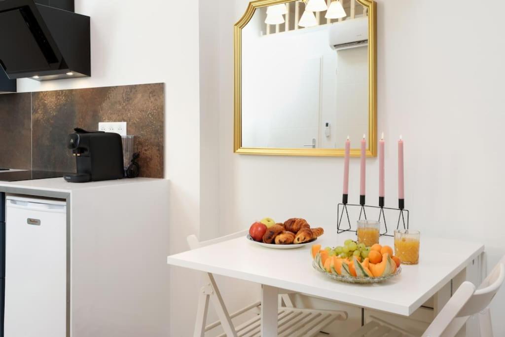 Le Palais D'Alienor - Parking Gratuit Apartment Каркасон Екстериор снимка