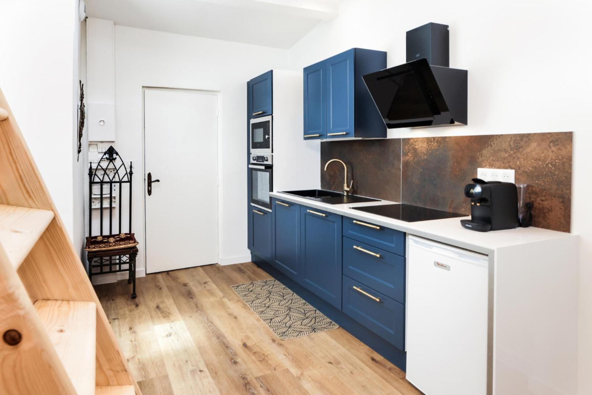 Le Palais D'Alienor - Parking Gratuit Apartment Каркасон Екстериор снимка
